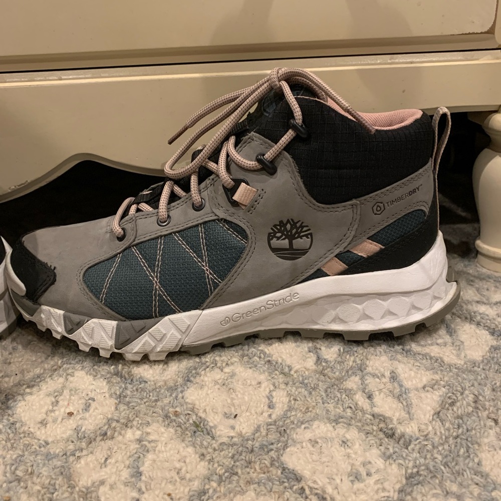 Women’s Timberland Fashionable hiking shoes. Slightly used worn 2x